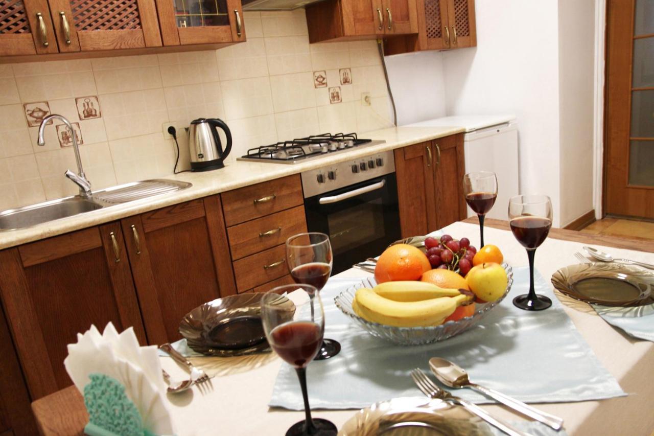 Затишний Відпочинок В Центрі Львова Apartment Luaran gambar