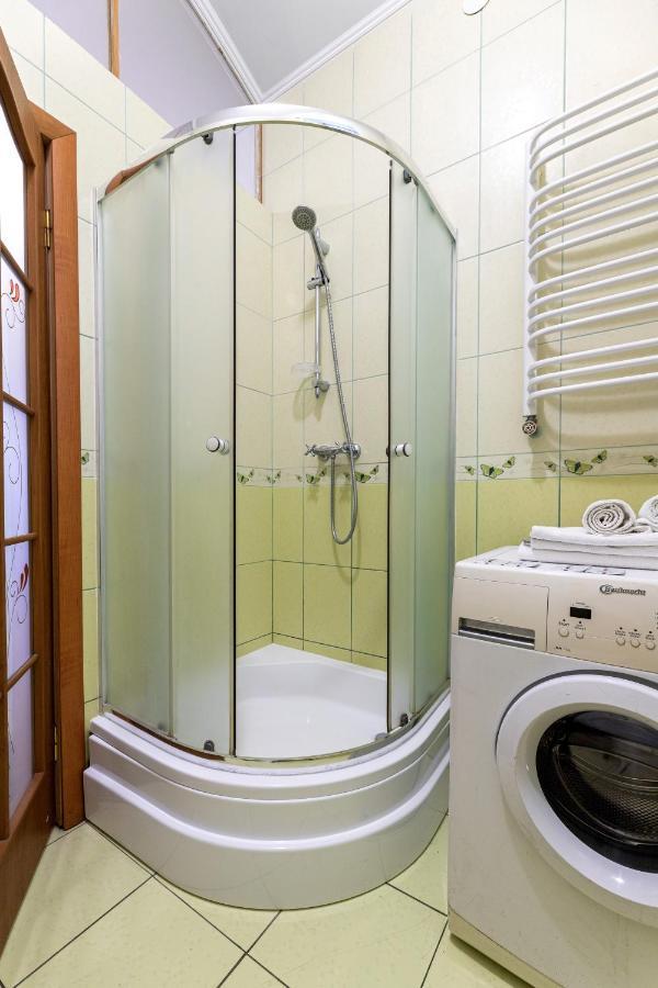Затишний Відпочинок В Центрі Львова Apartment Luaran gambar