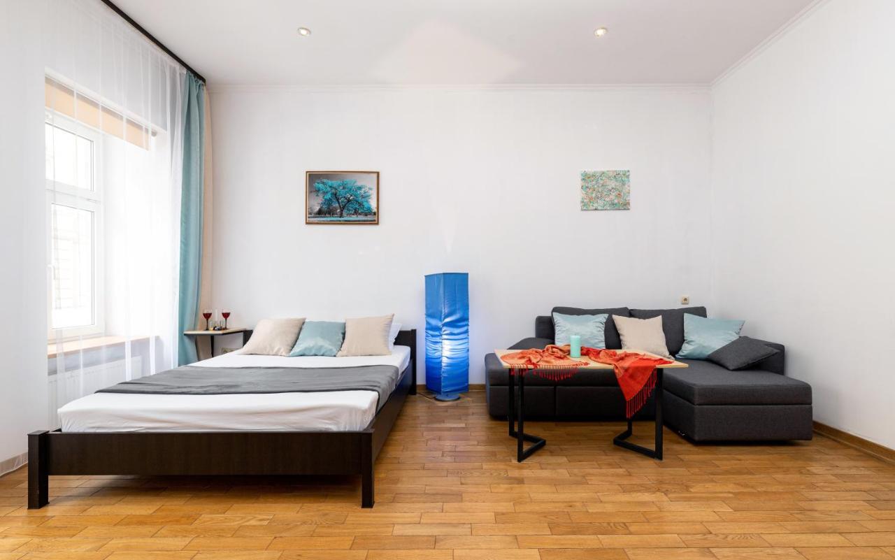 Затишний Відпочинок В Центрі Львова Apartment Luaran gambar