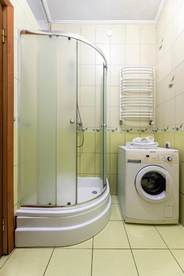 Затишний Відпочинок В Центрі Львова Apartment Luaran gambar