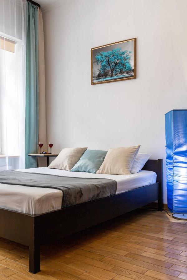 Затишний Відпочинок В Центрі Львова Apartment Luaran gambar